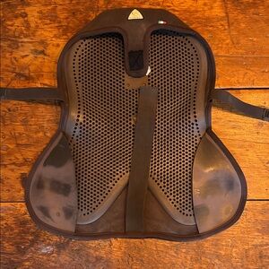 Brown Acavallo gel seat saver for 17-18” saddle
